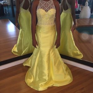 Canary yellow prom/pageant/homecoming dress
